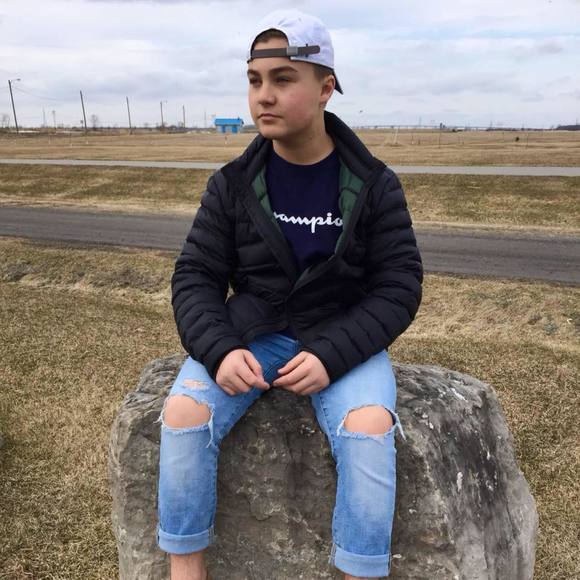 Meet your Posher, Justin - Picture 1 of 1